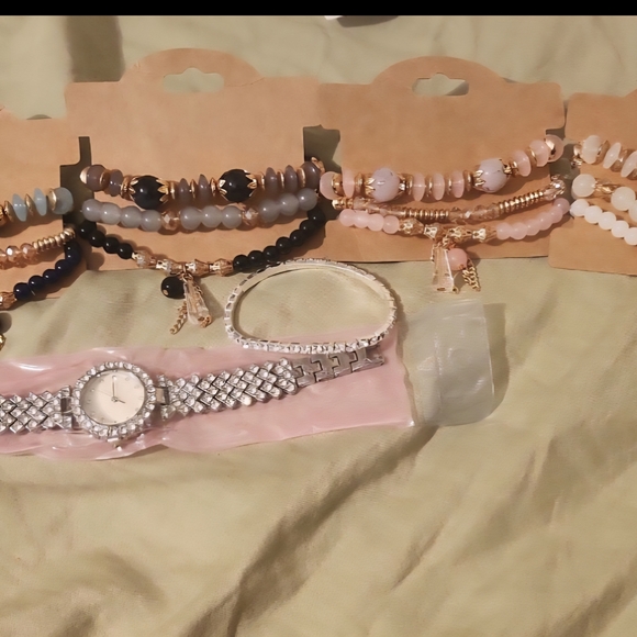 Elegant Silver and Gold Women's Bracelet Set - Picture 1 of 7